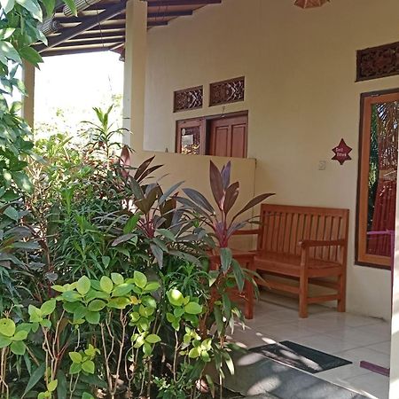 Van Santri Homestay Pemuteran Bagian luar foto