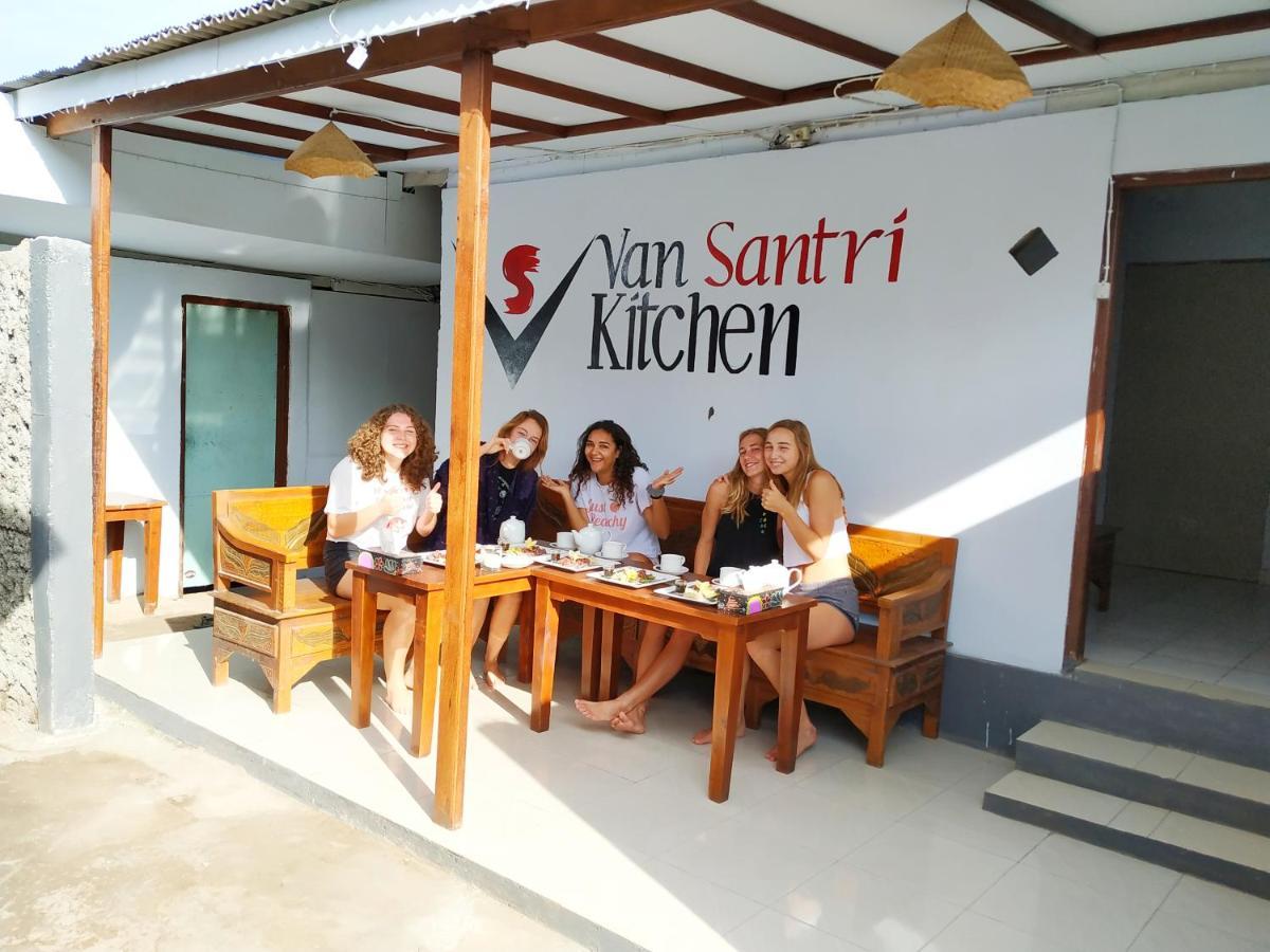 Van Santri Homestay Pemuteran Bagian luar foto