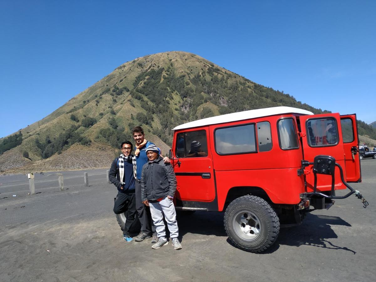 Van Santri Homestay Pemuteran Bagian luar foto