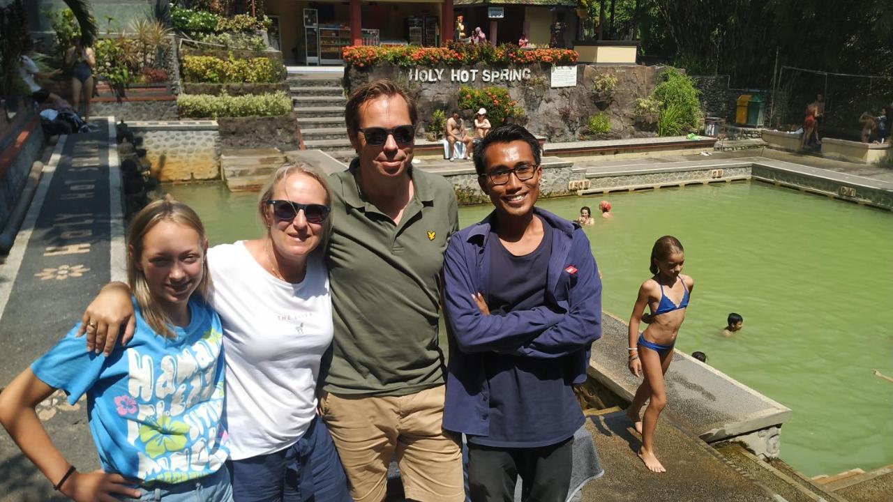 Van Santri Homestay Pemuteran Bagian luar foto