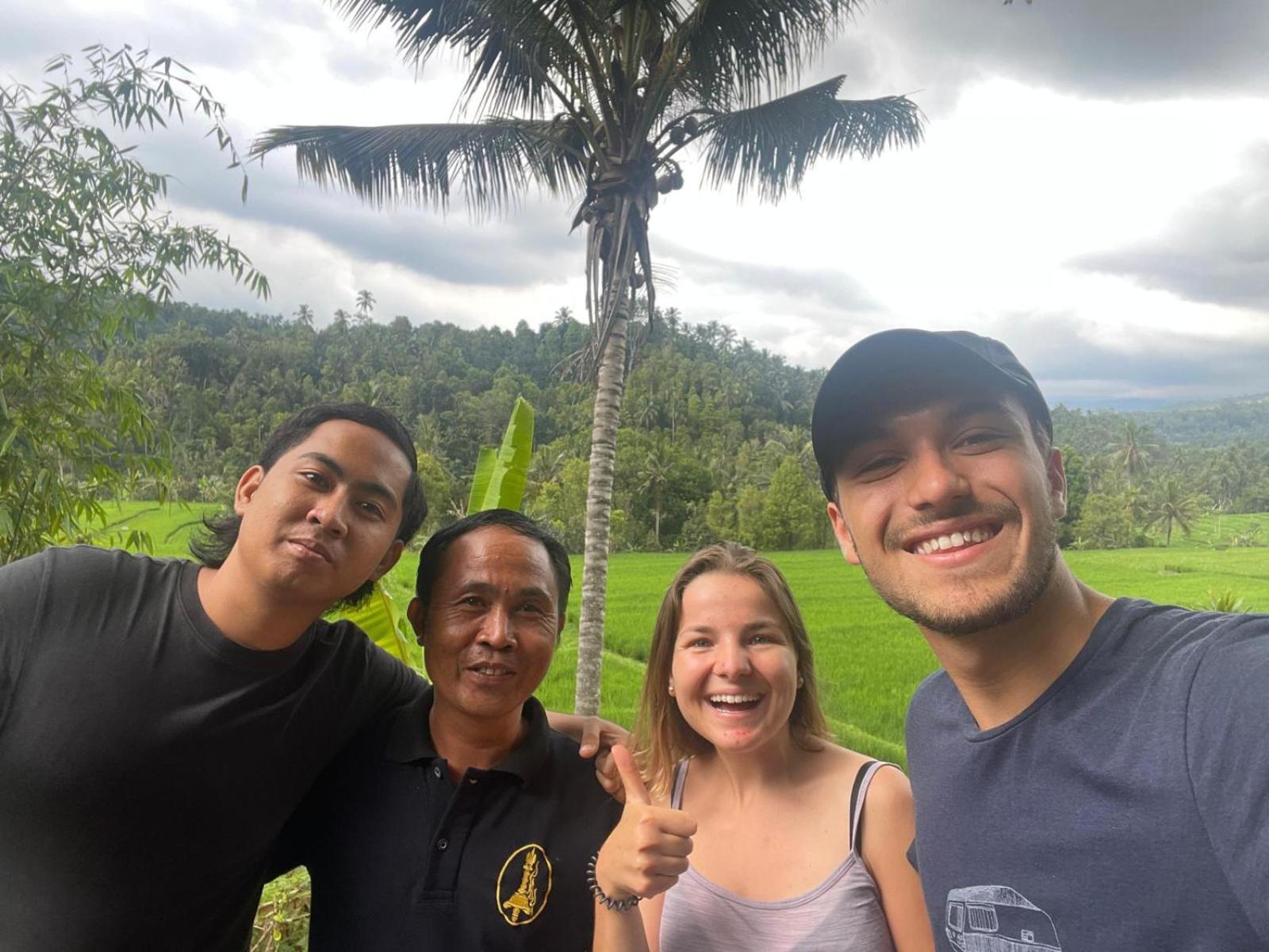 Van Santri Homestay Pemuteran Bagian luar foto