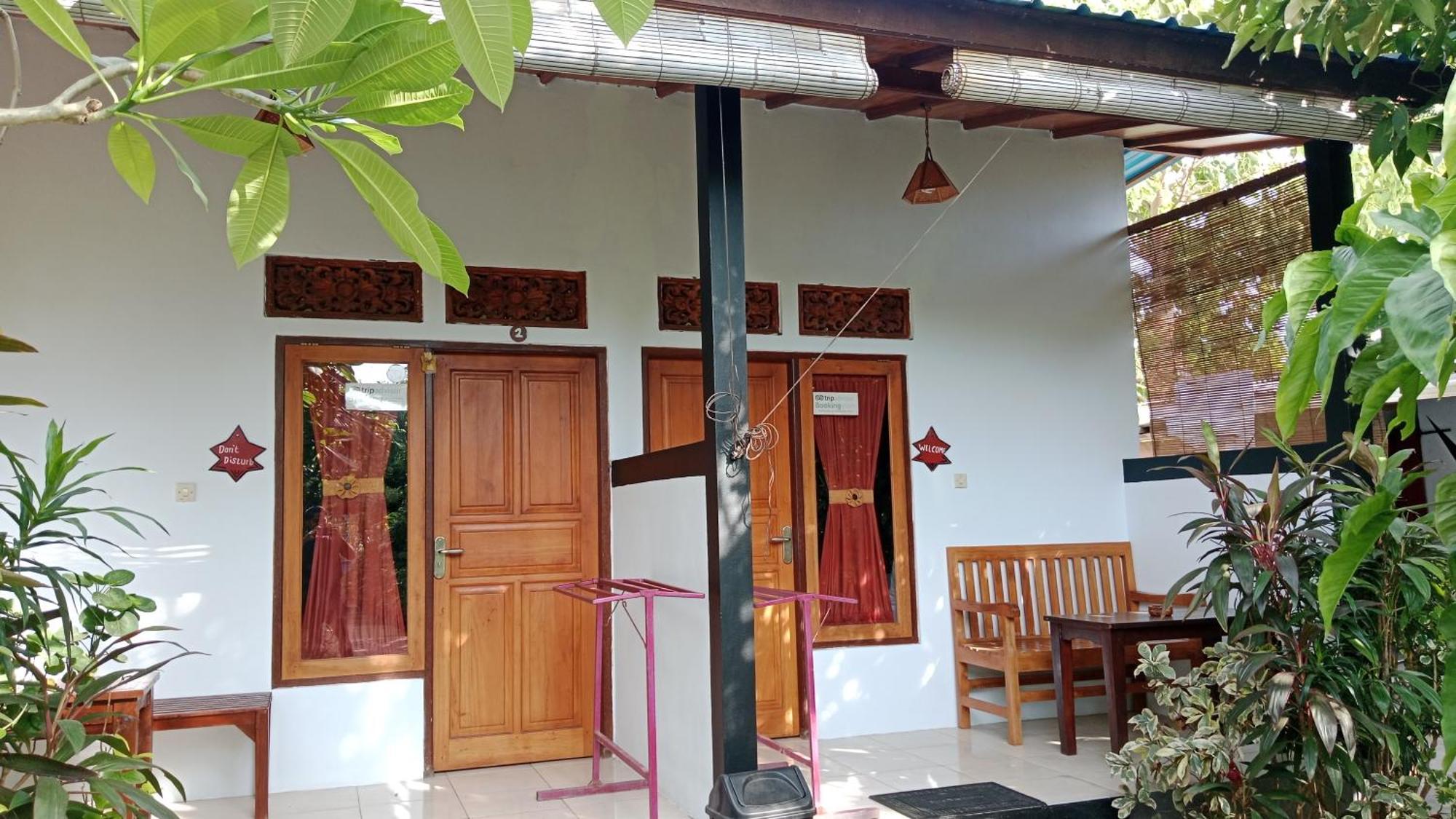 Van Santri Homestay Pemuteran Bagian luar foto