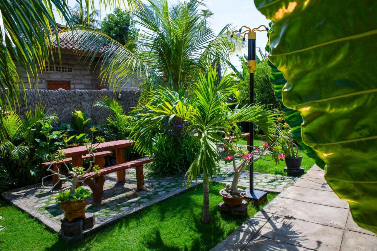 Van Santri Homestay Pemuteran Bagian luar foto
