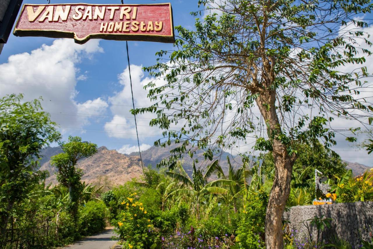 Van Santri Homestay Pemuteran Bagian luar foto
