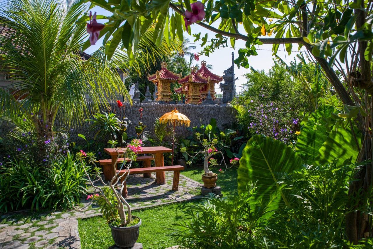 Van Santri Homestay Pemuteran Bagian luar foto