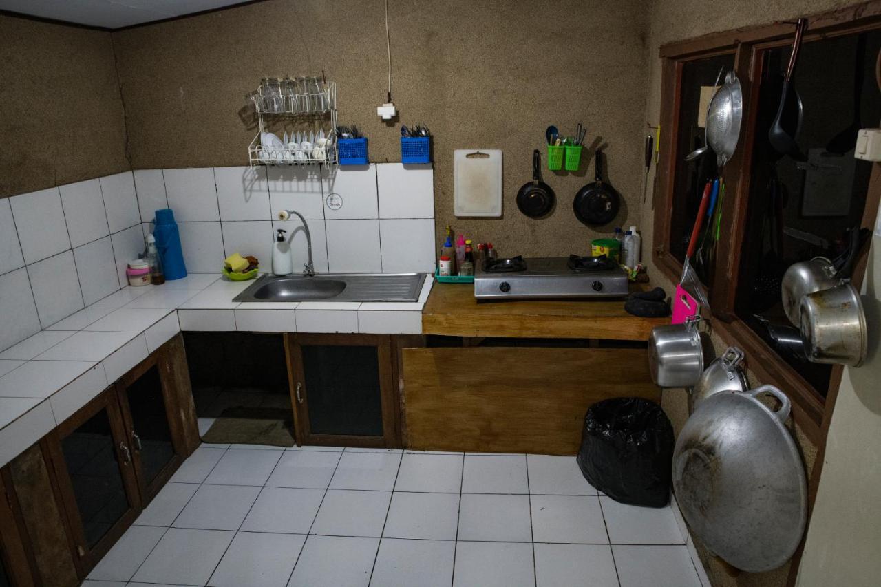 Van Santri Homestay Pemuteran Bagian luar foto